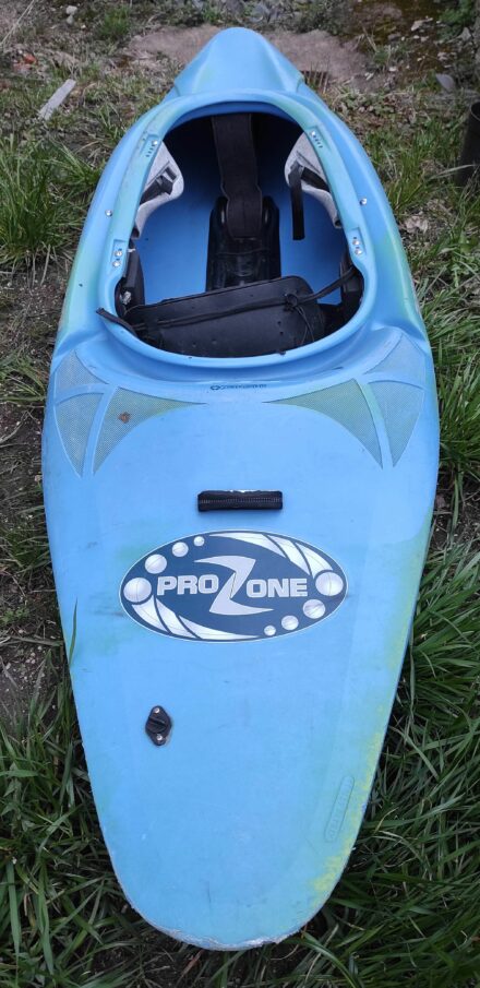 kajak Pyranha ProZone 235 Playboat