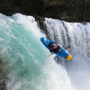 Spirit Falls na oblíbené řece Little White Salmon ve Washingtonu v USA / F: Carl Zoch / Red Bull Content Pool