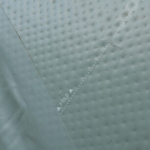 Místa pro složení kánoe jsou označená.