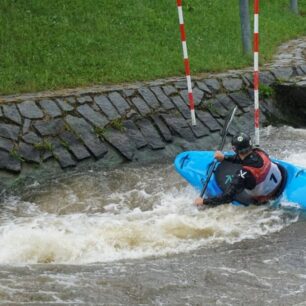 Testování na kanále v Českém Vrbném.