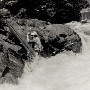 Někdy průjezdy soutěskou připomínaly spíš horolezectví.