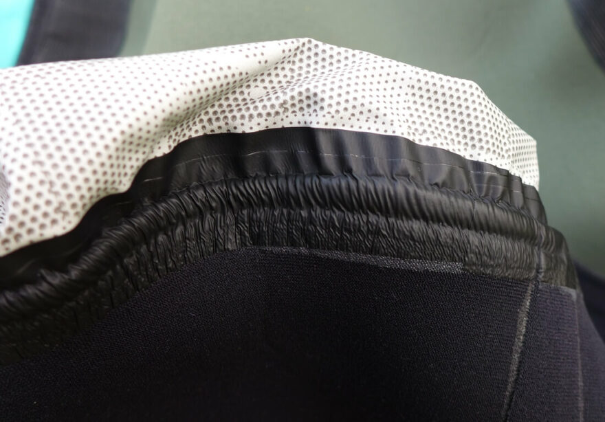 Přelepení napojení e.prenových a carbonflexových částí (pas, krk, zápěstí).