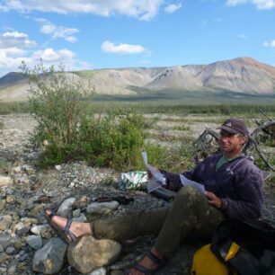 V pozadí hora Redstone Plateau – zítřejší výstup bude trvat 5 hodin.