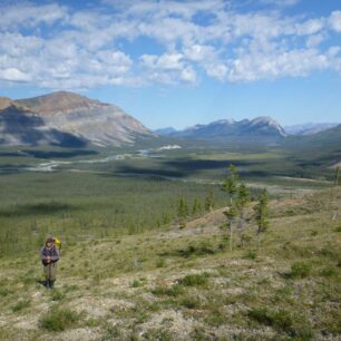 Výstup, kde spíše plujeme prostorem. Hřebeny v pozadí jsou přes 50 km daleko.