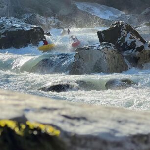 Ninja 2 v akci na Loferu. Pádlují Jirka Vašina a Jan Choutka.