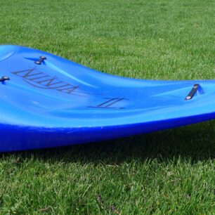 Oproti Ninje má dvojka výrazně ostřejší záď.