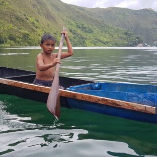 Děti na novodobých dlabankách.