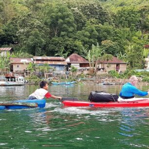 Děti nás využily jako motor, aby nemusely pádlovat.