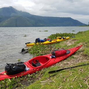 Jedna ze zastávek a krásné výhledy na okolní krajinu.