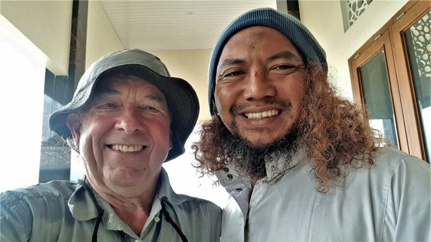 S imámem v mešitě.