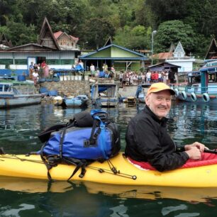 Ve vesnici vzbuzujeme velkou pozornost.