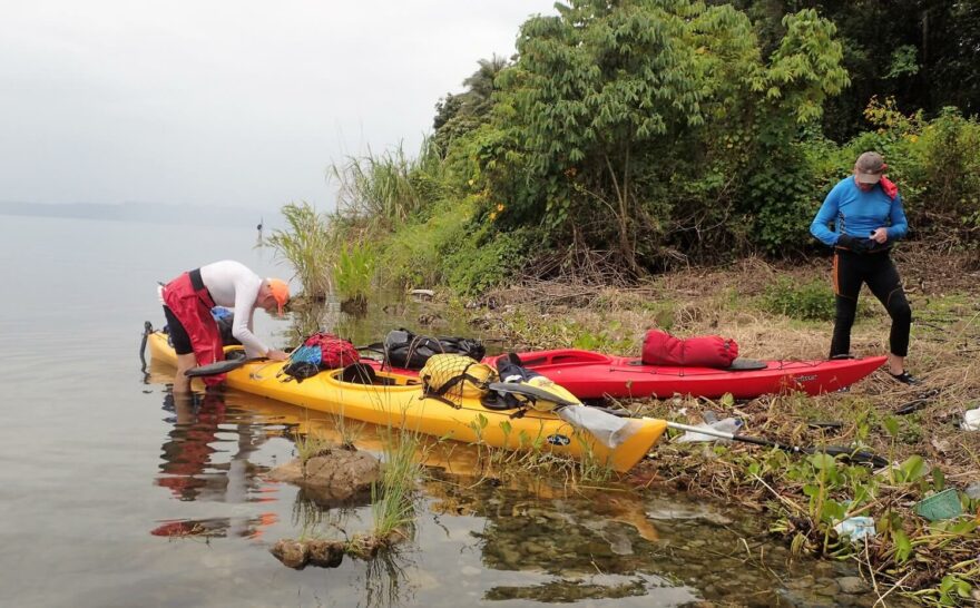 Zastávka na mangovém ostrově.