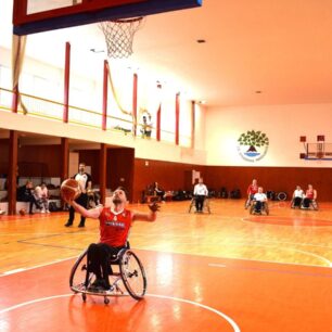 Jedním z mnoha Mírových sportů je také basketbal.