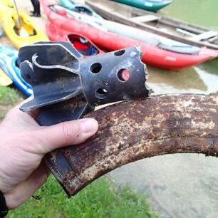 Vzpomínky na válku – střela do minometu a zásobník od samopalu.