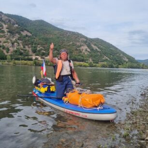 Polední pauza kousek za Štúrovem.