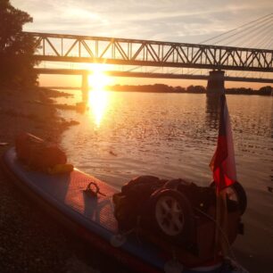 Bivak u města Komárom.