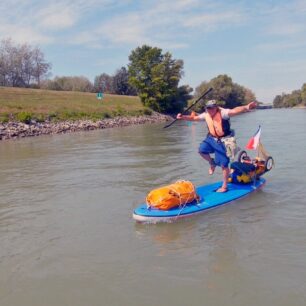 Donaukanal na jedné noze.