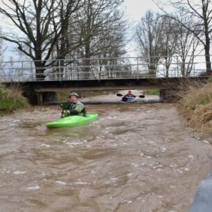 Jeden z nízkých mostů na Kyselé Vodě.