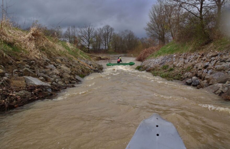 Soutok Dobrovodského potoka s Vltavou.