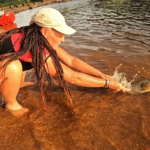 Piraně jsem tahali z vody jednu za druhou. Většinu jsme pustili.