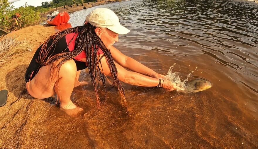 Piraně jsem tahali z vody jednu za druhou. Většinu jsme pustili.