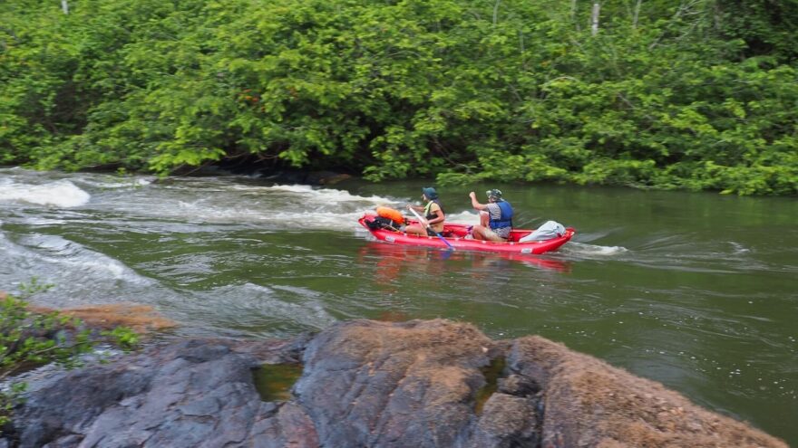Zábavných peřejí bylo na řece spousta.