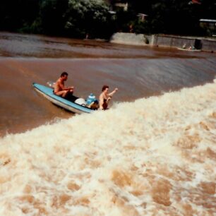 Letní Berounka měla v roce 1997 hodně pěknou vodu.
