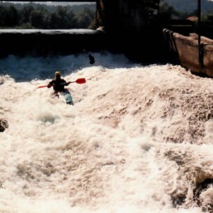 Při zájezdu do Slovinska v roce 2000 si Jirka zapádloval také na kanále v Tacenu.