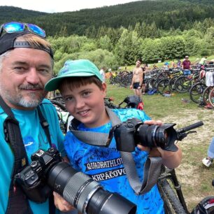 Nebudu tady věčně. Proto učím syna fotografickému řemeslu a outdoorovým sportům.