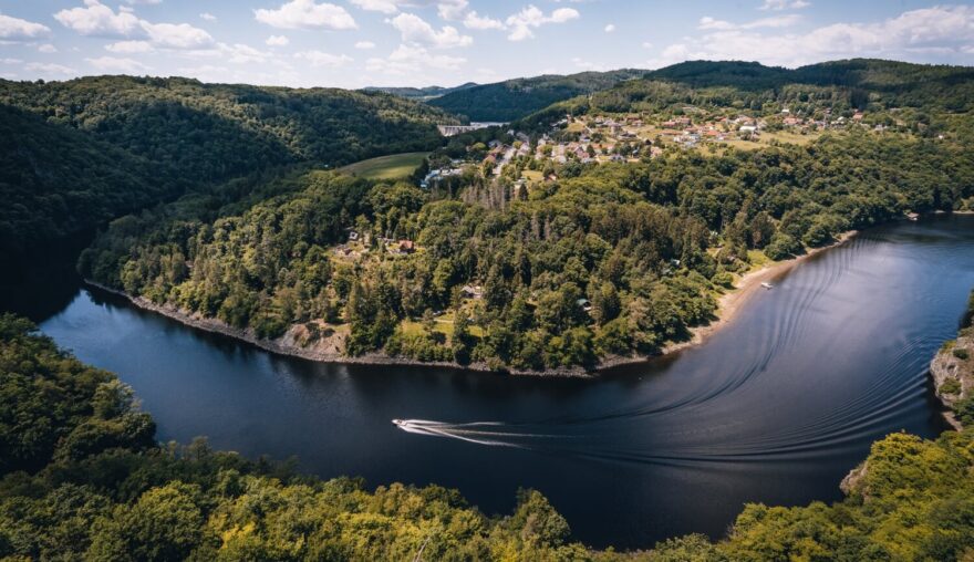Letecký pohled na Slapy. / F: Filip Jakubský