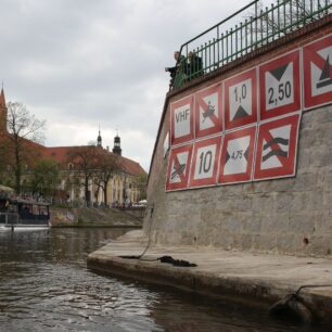 Při cestě do Vratislavi je dobré naučit se plavební značky.