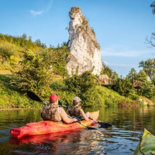 Řeka Warta protéká skrz Park Krajobrazowy Orlich Gniazd, kde můžeme pozorovat překrásné skalní útvary. / F: www.lighthouse.media.pl