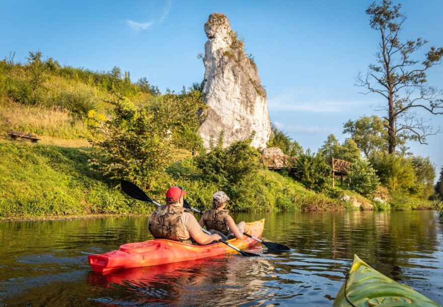 Řeka Warta protéká skrz Park Krajobrazowy Orlich Gniazd, kde můžeme pozorovat překrásné skalní útvary. / F: www.lighthouse.media.pl