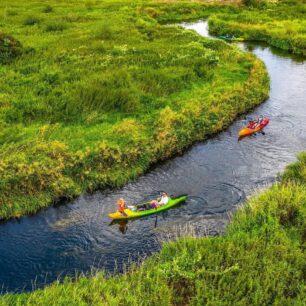 Liswarta je menší řeka vyhlášená průzračně čistou vodou. / F: kajakiempoliswarcie.pl