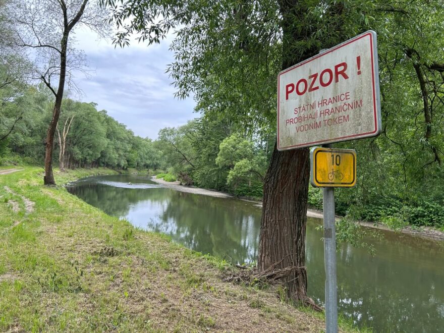 Na Olši (Olza) a Odře si člověk může užít plavbu přímo po státní hranici. / F: Petr Snížek