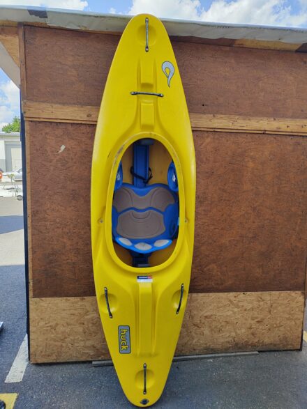 kajak LIQUID LOGIC HUCK délka 234 cm, váha 20,6 kg