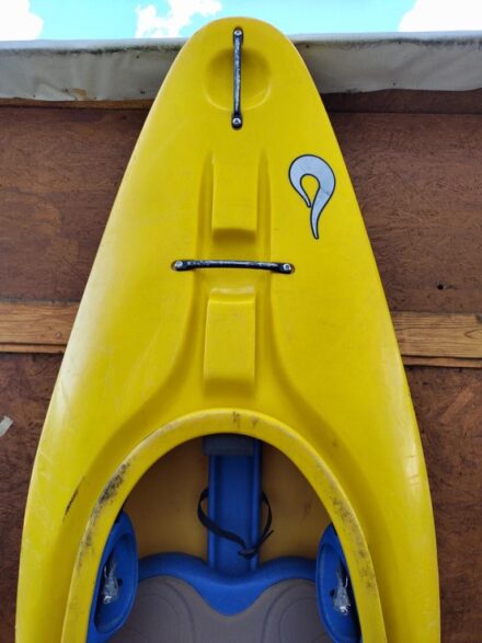 kajak LIQUID LOGIC HUCK délka 234 cm, váha 20,6 kg