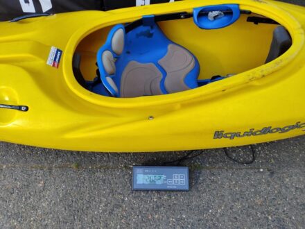 kajak LIQUID LOGIC HUCK délka 234 cm, váha 20,6 kg