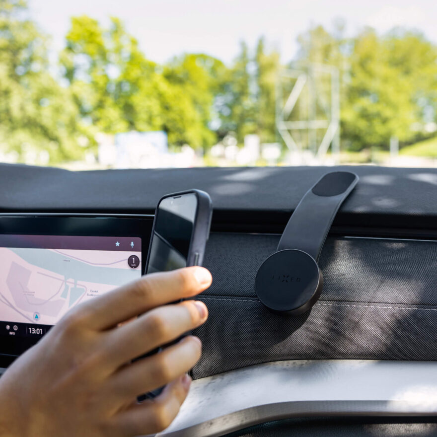 FIXED MagFloppy – Chytrý držák nejen do auta.