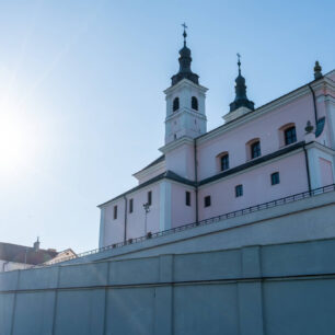 Klasztor kamedułów a Kościół pw. Niepokalanego Poczęcia Najświętszej Maryi Panny na jezeře Wigry doporučuji navštívit.