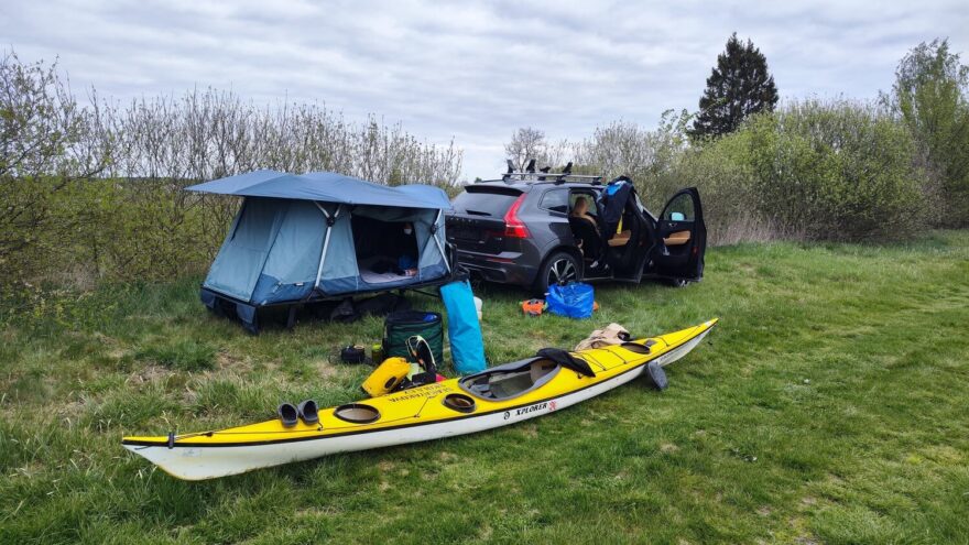 Ideální zázemí se stanem Thule, který poskytuje skvělé pohodlí a vozem Volvo XC60,