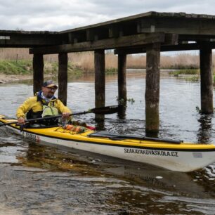 Vysoké molo na řece Biebrza. Měl jsem opravdu nízký vodní stav.