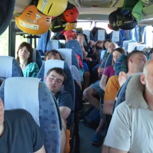 Autobusové zájezdy pořádají v oddílu dodnes. Foto je ze zájezdu v roce 2016.