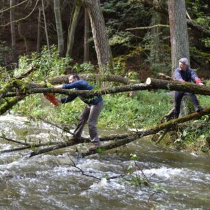 V posledních letech převzala Slavia pořádání závodu ČPV Hameráček. Na fotce je čištění koryta v roce 2019.