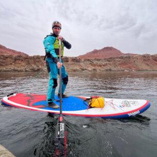 Na jaře roku 2025 splul na paddleboardu legendární Grand Canyon řeky Colorado.