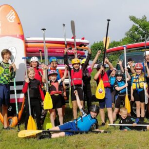 S oddílovou mládeží na závodech v roce 2018.