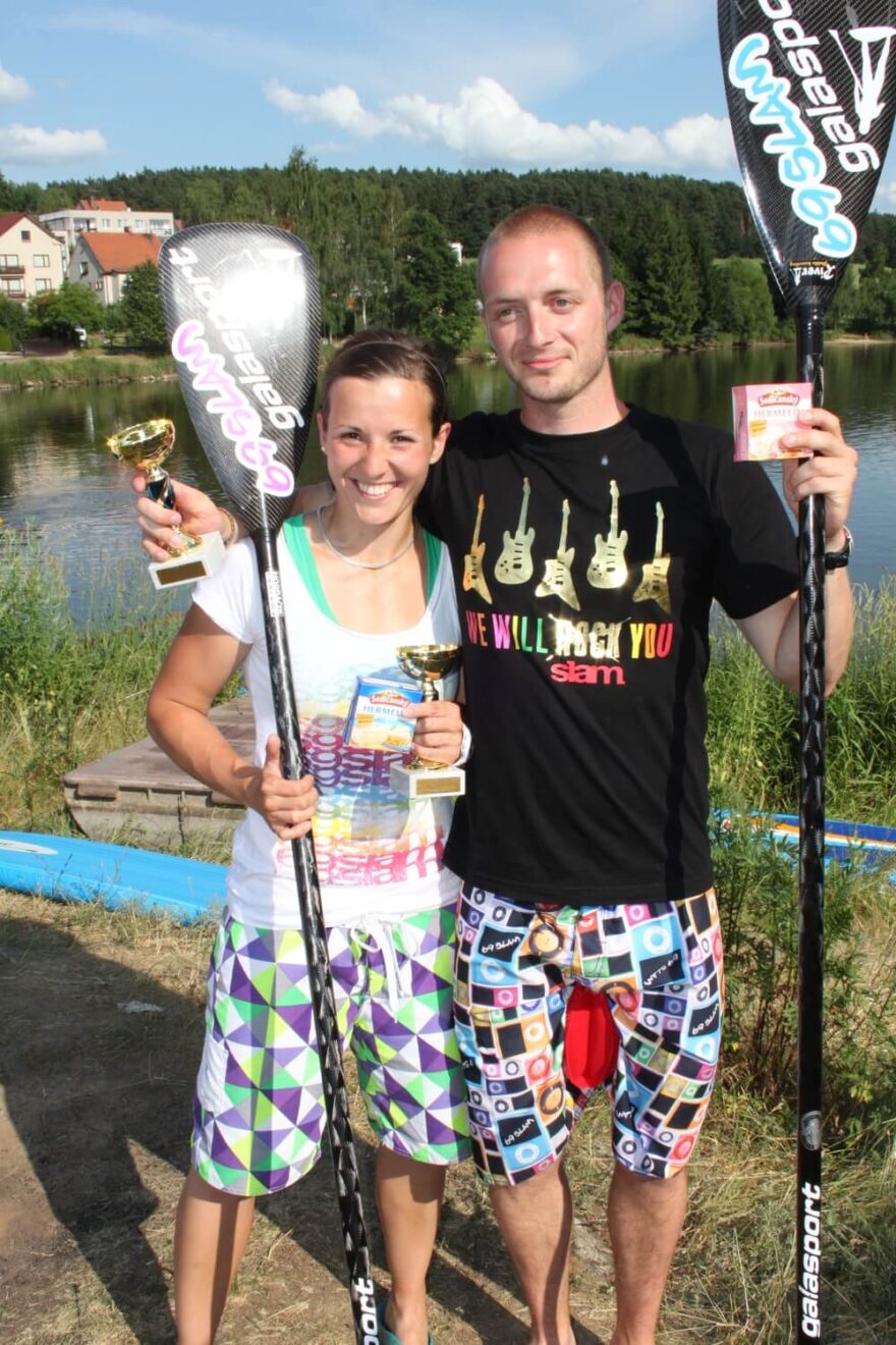 S tehdy ještě přítelkyní na paddleboardových závodech v Sedlčanech v roce 2013. / F: Jan Homolka