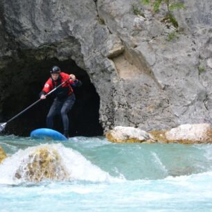 Experimenty s divokou vodou ve stoje. Soča 2013.