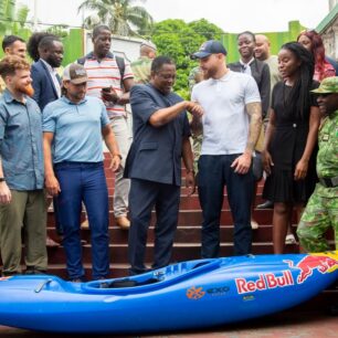 Před odjezdem na řeku jsme za dva dny absolvovali řadu oficiálních návštěv.