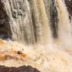 Bren Orton v aquaparku, který nám nabídla peřej Kouata Mango.